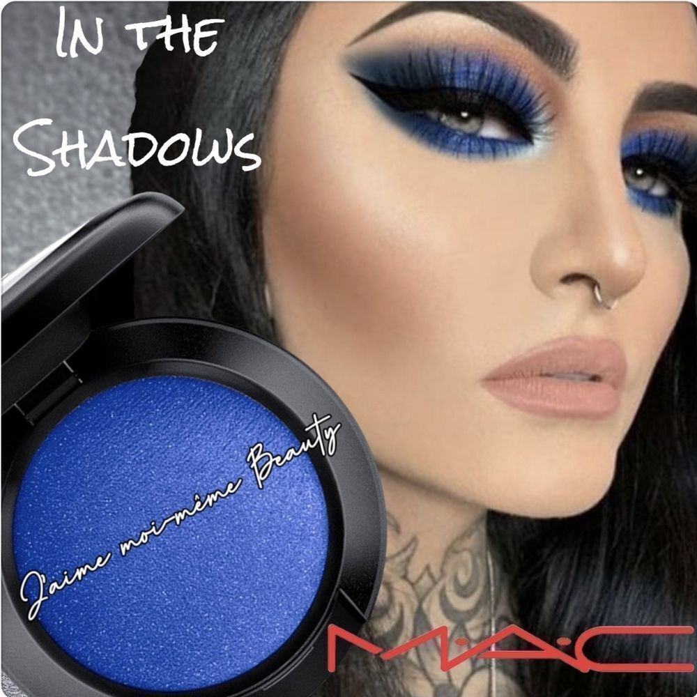 MAC in the Shadows Frost Eyeshadow (Vibrant Dark Blue)